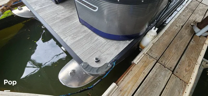 Slide: The Image of Qwest E-Class L 820 2023 - 14188245