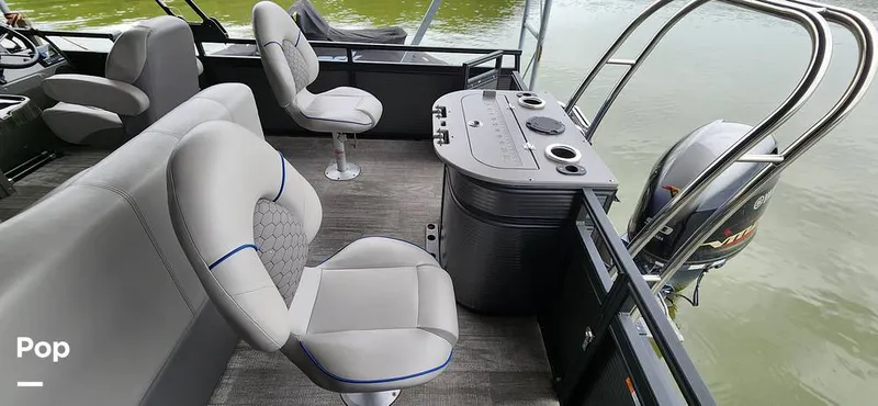 Slide: The Image of Qwest E-Class L 820 2023 - 14188249