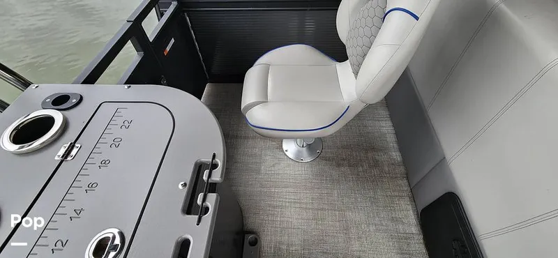 Slide: The Image of Qwest E-Class L 820 2023 - 14188280