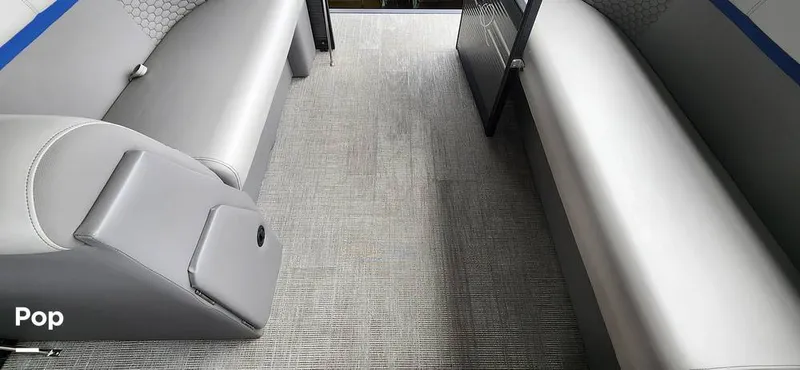 Slide: The Image of Qwest E-Class L 820 2023 - 14188285