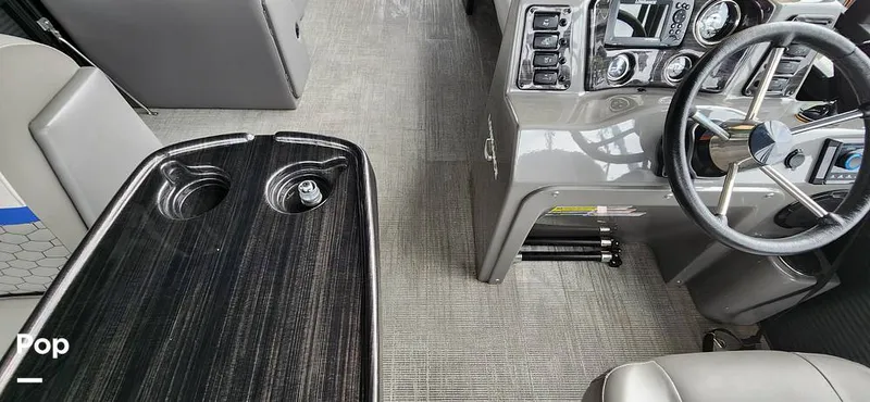 Slide: The Image of Qwest E-Class L 820 2023 - 14188286