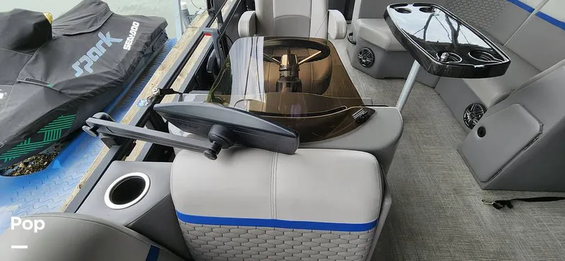 Slide: The Image of Qwest E-Class L 820 2023 - 14188351