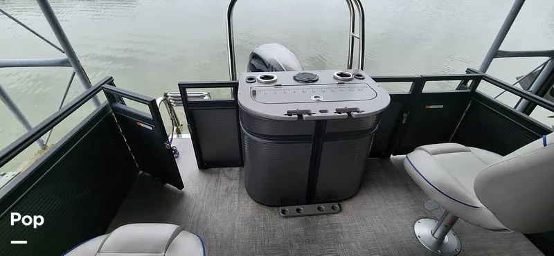 Slide: The Image of Qwest E-Class L 820 2023 - 14188356