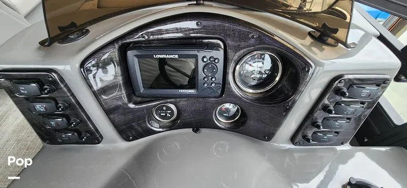 Slide: The Image of Qwest E-Class L 820 2023 - 14188261