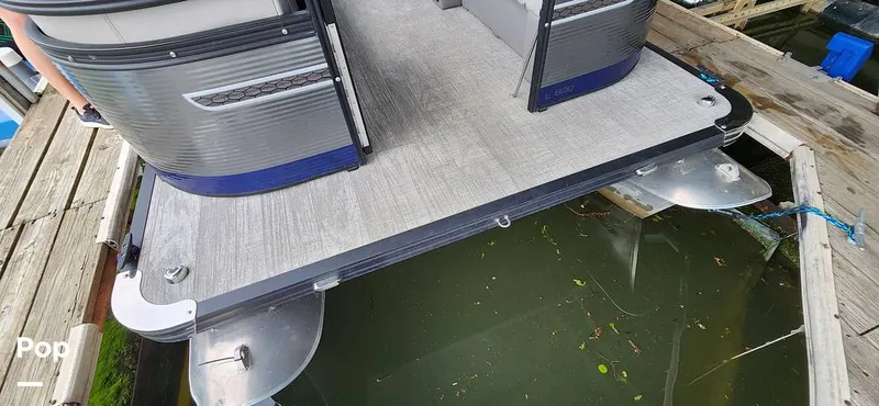 Slide: The Image of Qwest E-Class L 820 2023 - 14188364