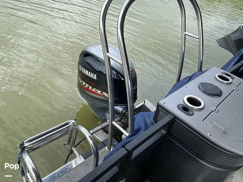 Slide: The Image of Qwest E-Class L 820 2023 - 14177455