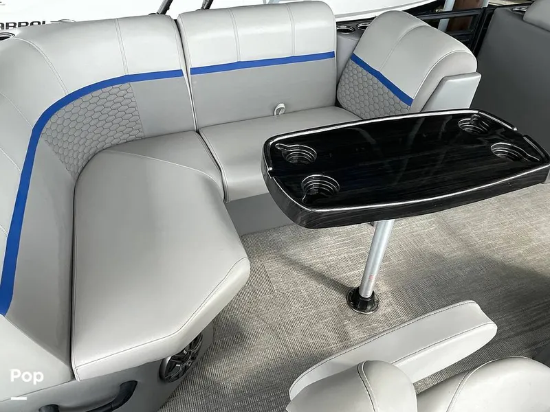 Slide: The Image of Qwest E-Class L 820 2023 - 14177456