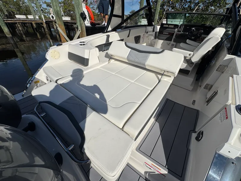 Slide: The Image of Chaparral 280 OSX 2023 - 14