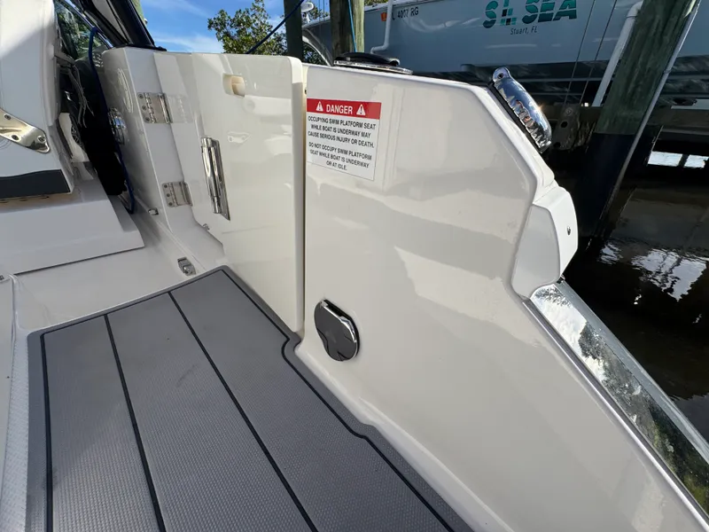 Slide: The Image of Chaparral 280 OSX 2023 - 26