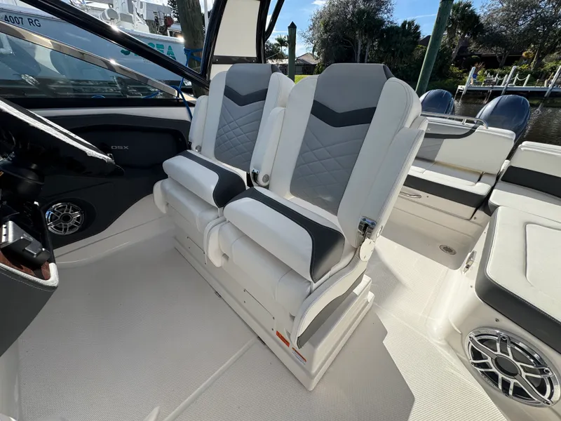 Slide: The Image of Chaparral 280 OSX 2023 - 27