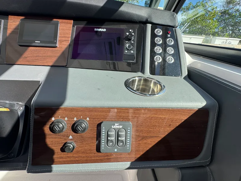 Slide: The Image of Chaparral 280 OSX 2023 - 33