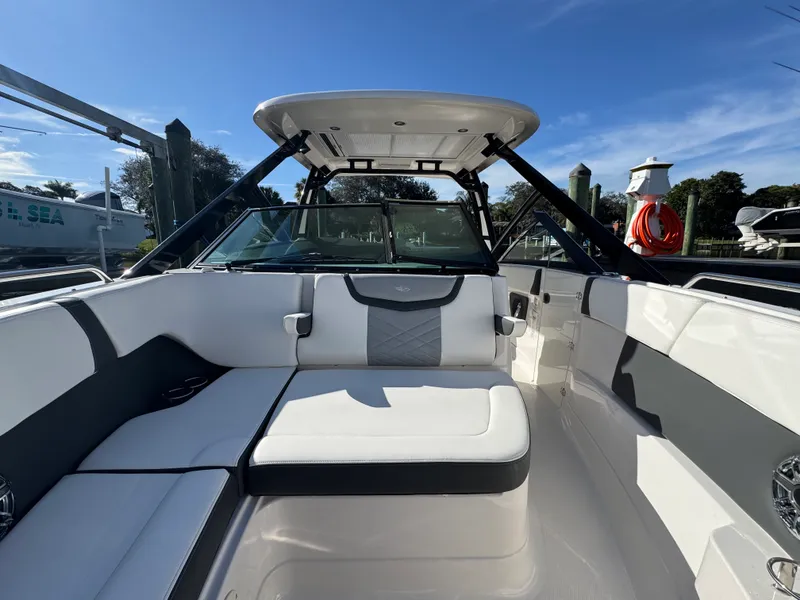 Slide: The Image of Chaparral 280 OSX 2023 - 39