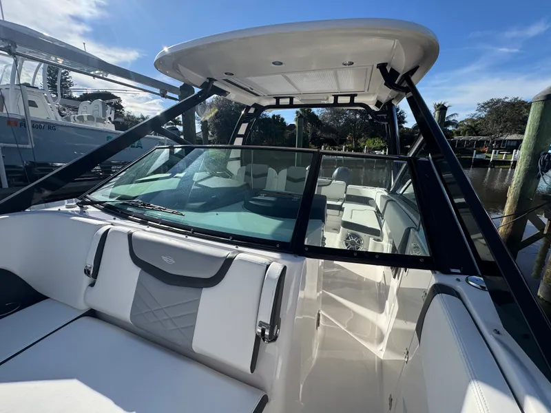 Slide: The Image of Chaparral 280 OSX 2023 - 40