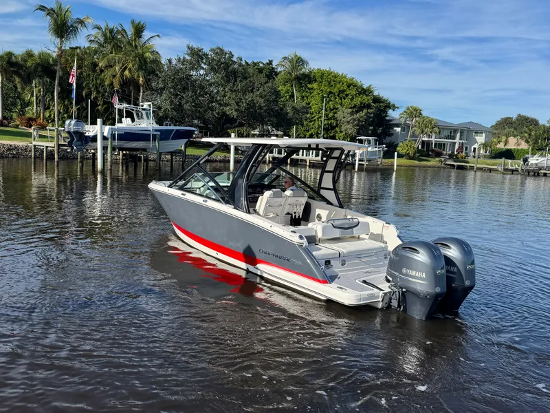 Slide: The Image of Chaparral 280 OSX 2023 - 8