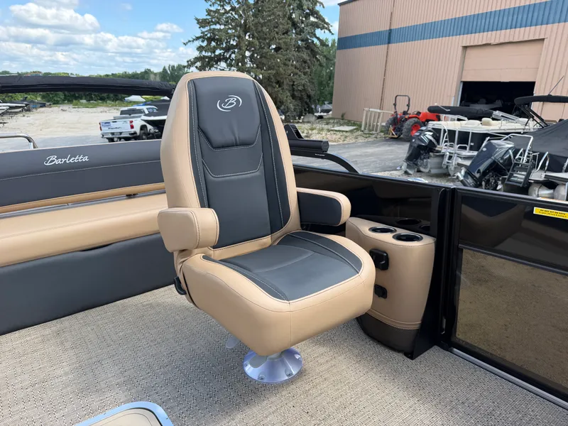 Slide: The Image of Barletta Cabrio 22 UC 2026 - 32