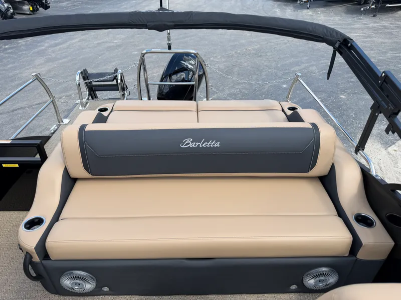 Slide: The Image of Barletta Cabrio 22 UC 2026 - 44