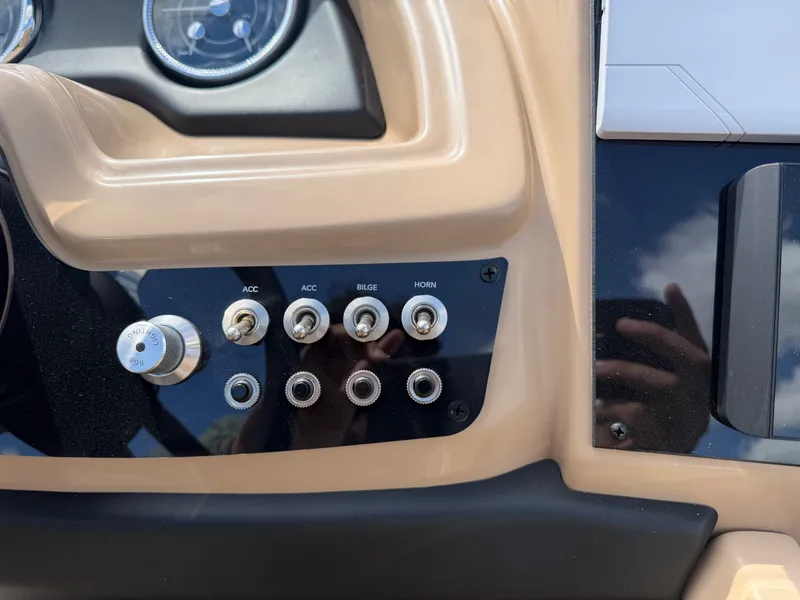 Slide: The Image of Barletta Cabrio 22 UC 2026 - 39
