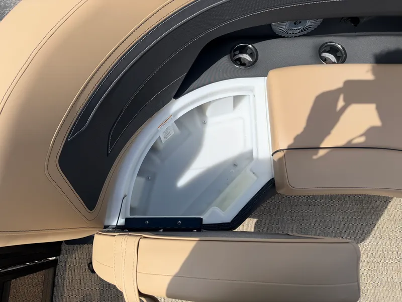 Slide: The Image of Barletta Cabrio 22 UC 2026 - 19