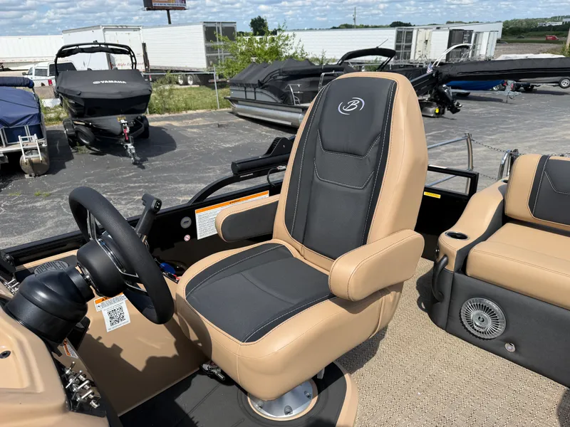 Slide: The Image of Barletta Cabrio 22 UC 2026 - 36