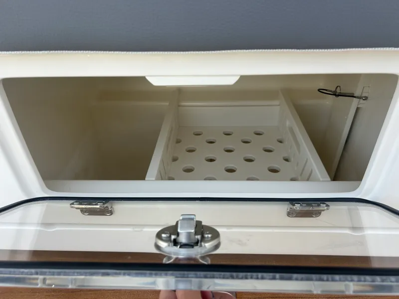 Slide: The Image of Boston Whaler 350 Realm 2026 - 14