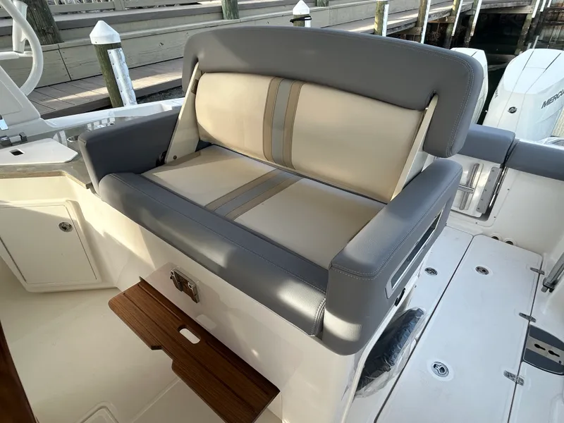 Slide: The Image of Boston Whaler 350 Realm 2026 - 17