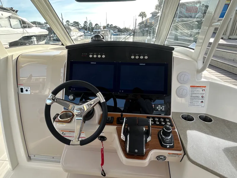 Slide: The Image of Boston Whaler 350 Realm 2026 - 21
