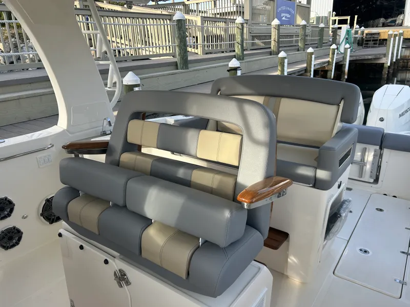 Slide: The Image of Boston Whaler 350 Realm 2026 - 24