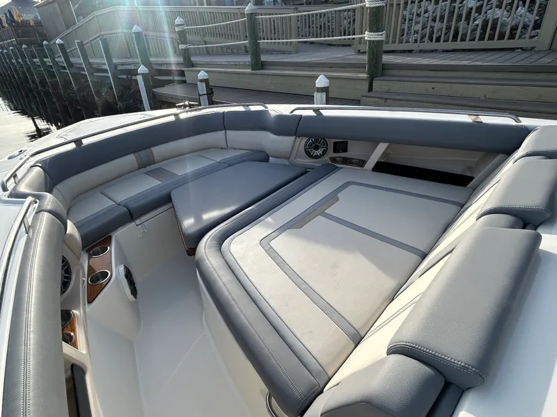 Slide: The Image of Boston Whaler 350 Realm 2026 - 40