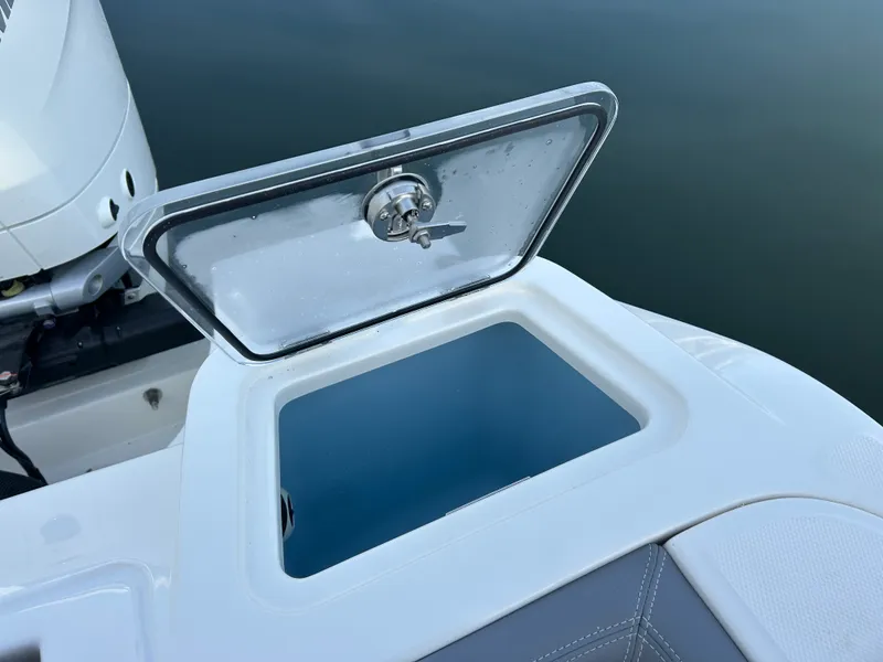 Slide: The Image of Boston Whaler 350 Realm 2026 - 8
