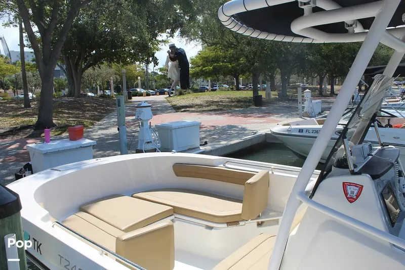 Slide: The Image of Bow Seating - 14230407