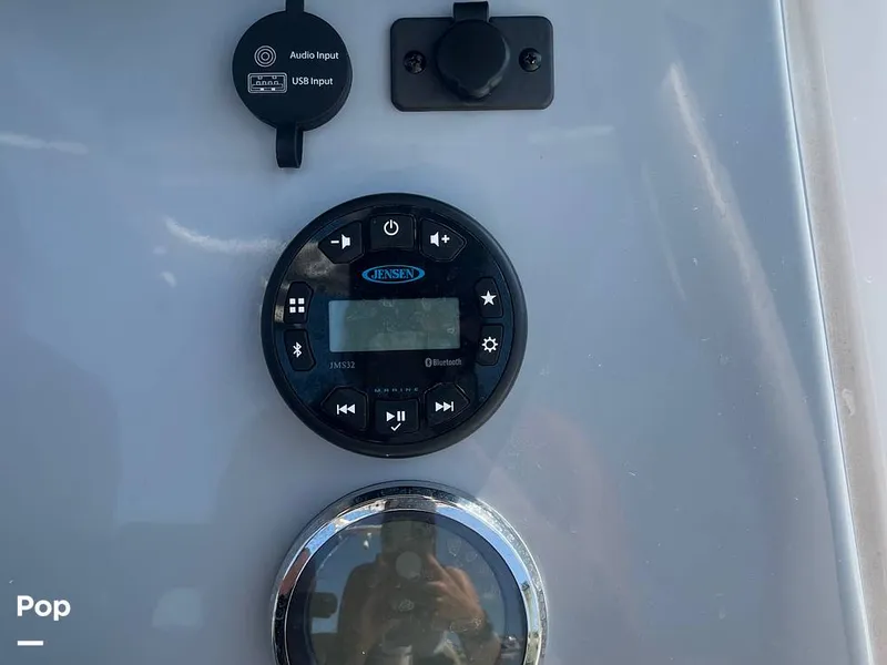 Slide: The Image of Audio/ Aux Inputs - 14230932