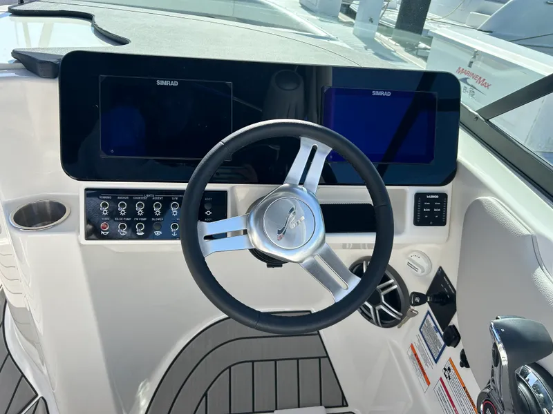 Slide: The Image of Sea Ray SDX 270 Outboard 2026 - 14