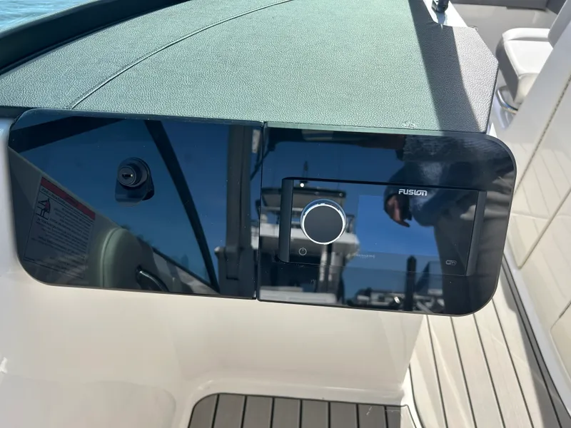 Slide: The Image of Sea Ray SDX 270 Outboard 2026 - 17
