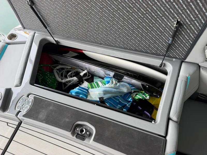 Slide: The Image of Nautique G23 2025 - 14