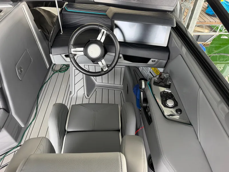 Slide: The Image of Nautique G23 2025 - 13