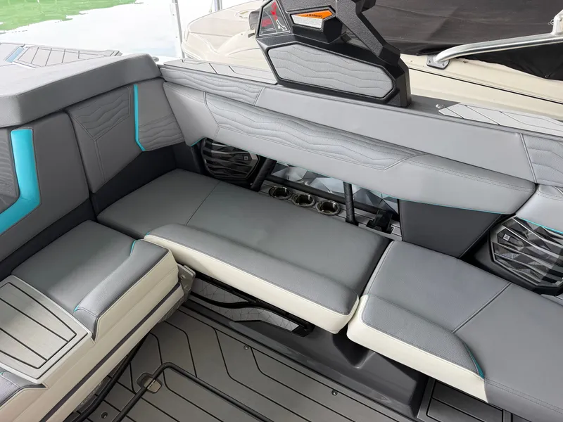 Slide: The Image of Nautique G23 2025 - 11