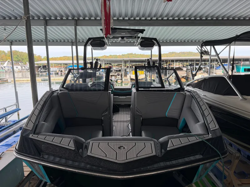 Slide: The Image of Nautique G23 2025 - 2
