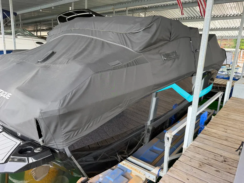Slide: The Image of Nautique G23 2025 - 4