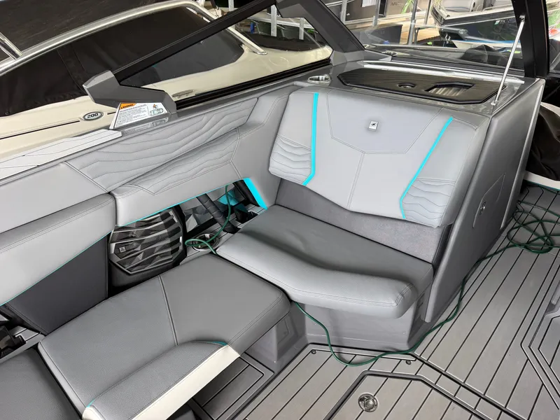 Slide: The Image of Nautique G23 2025 - 12
