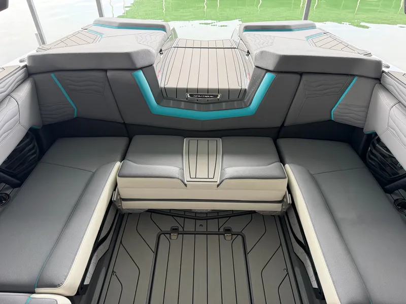Slide: The Image of Nautique G23 2025 - 9