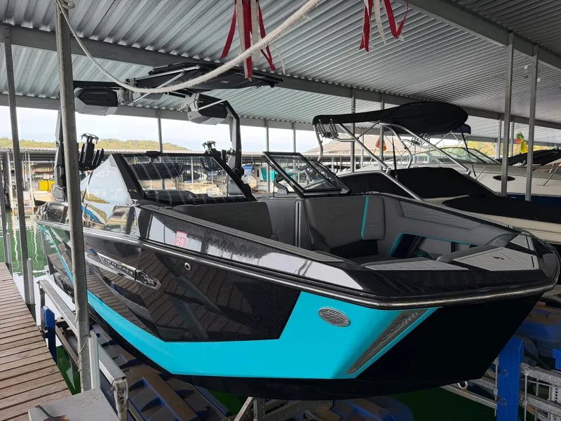 Slide: The Image of Nautique G23 2025 - 1