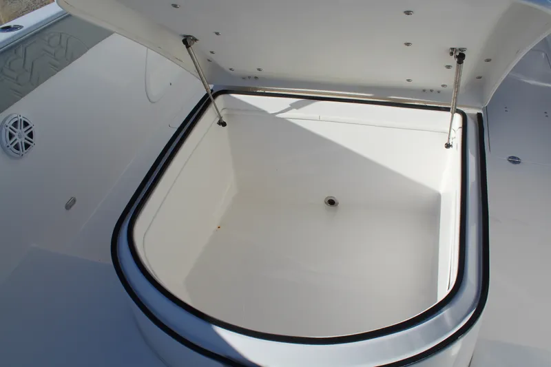 Slide: The Image of Twin Vee 280 GFX 2022 - 16