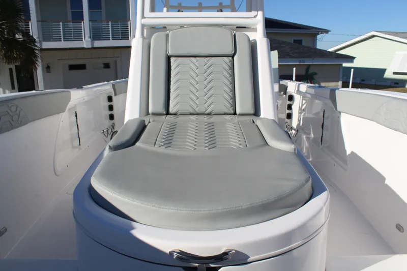 Slide: The Image of Twin Vee 280 GFX 2022 - 17