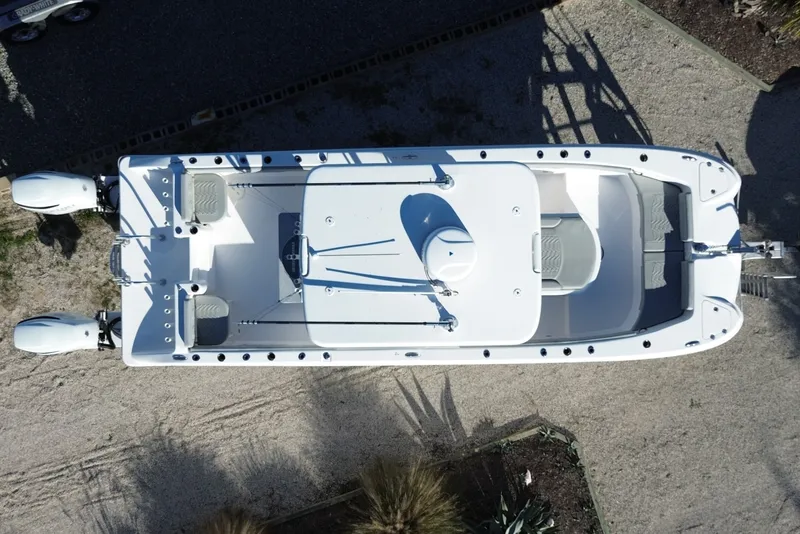 Slide: The Image of Twin Vee 280 GFX 2022 - 2