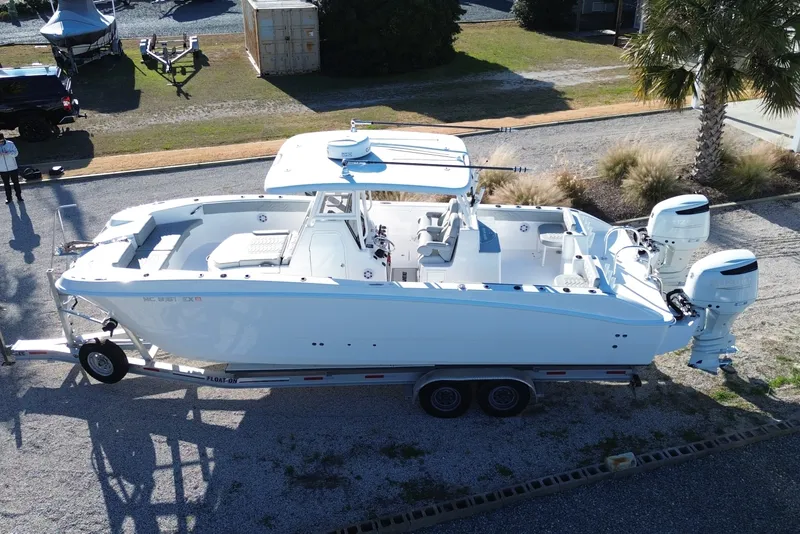 Slide: The Image of Twin Vee 280 GFX 2022 - 4