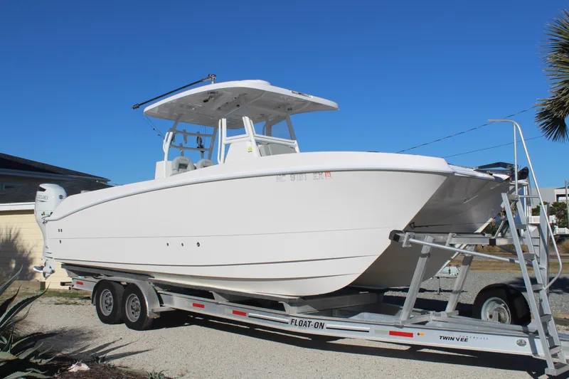 Slide: The Image of Twin Vee 280 GFX 2022 - 5