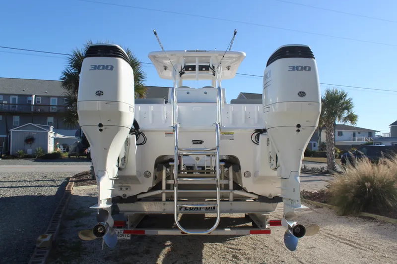 Slide: The Image of Twin Vee 280 GFX 2022 - 6