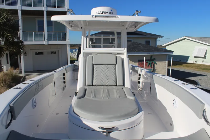 Slide: The Image of Twin Vee 280 GFX 2022 - 8