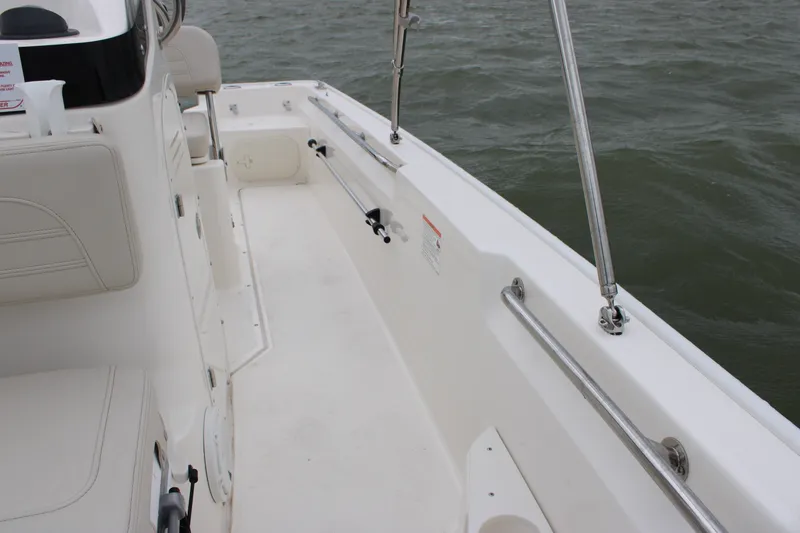 Slide: The Image of Boston Whaler 170 Montauk 2026 - 16