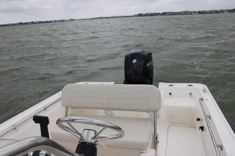 Slide: The Image of Boston Whaler 170 Montauk 2026 - 22